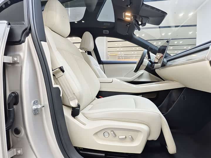 Nio Onvo L60 2025 2025款 60kWh 四驱版