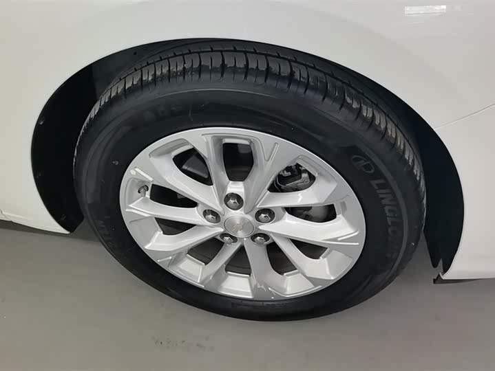 Chevrolet Monza 2023 2023款 1.5L 双离合悦享版