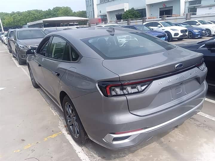 Ford Mondeo 2025 2025款 2.0T EcoBoost 豪华型
