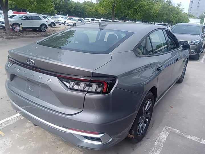 Ford Mondeo 2025 2025款 2.0T EcoBoost 豪华型