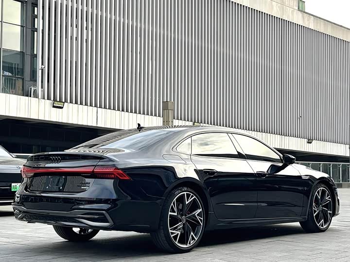 Audi A7L 2025 2025款 45 TFSI quattro 黑武士版