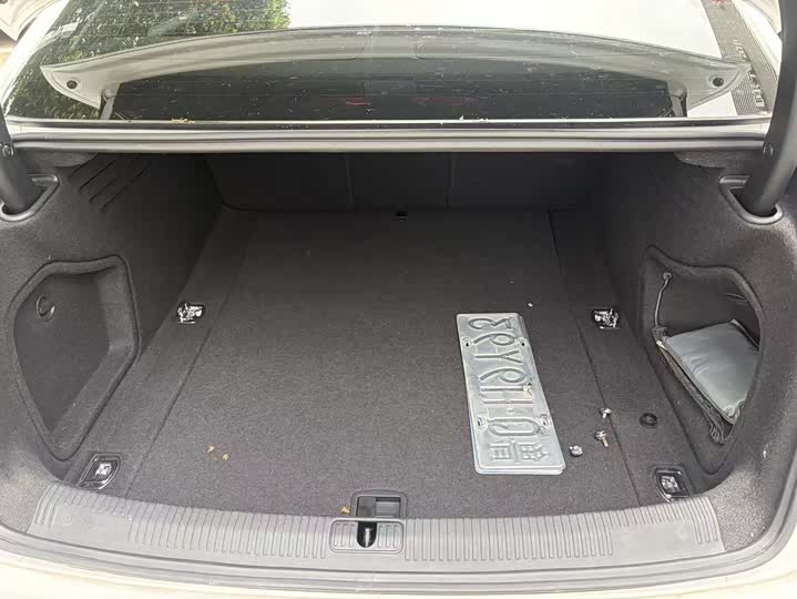 Фото 6 - Audi A4L