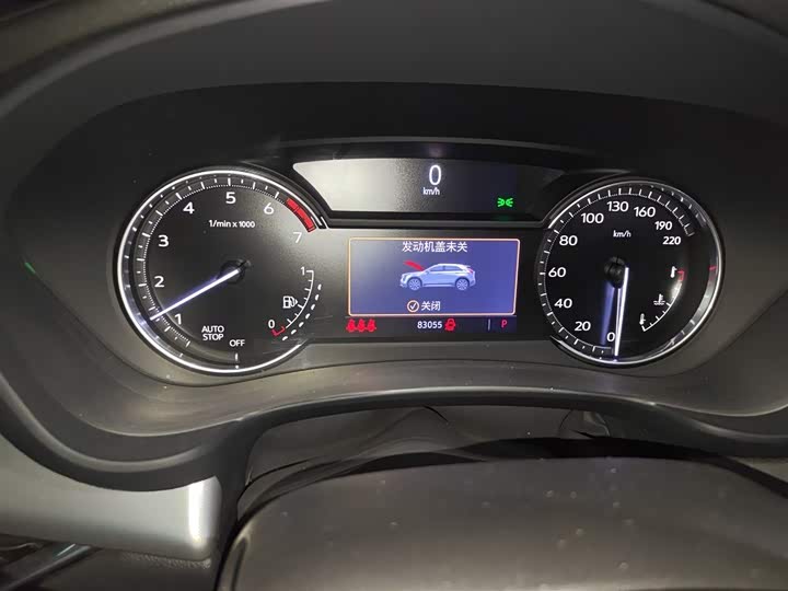 Photo 5 - Cadillac XT4