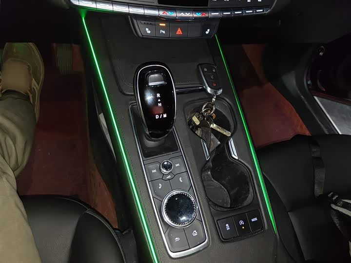 Photo 7 - Cadillac XT4