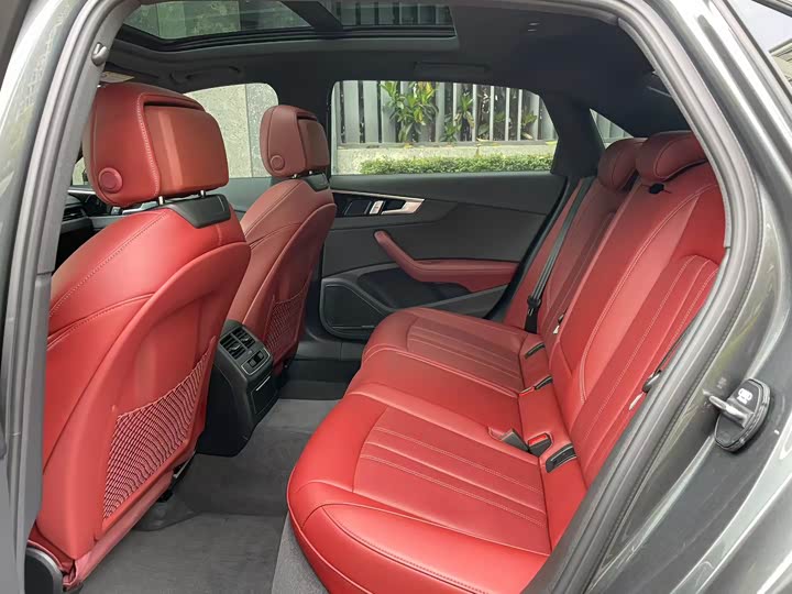 Audi A4L 2025 2025款 200万辆悦享版 40 TFSI 时尚动感型