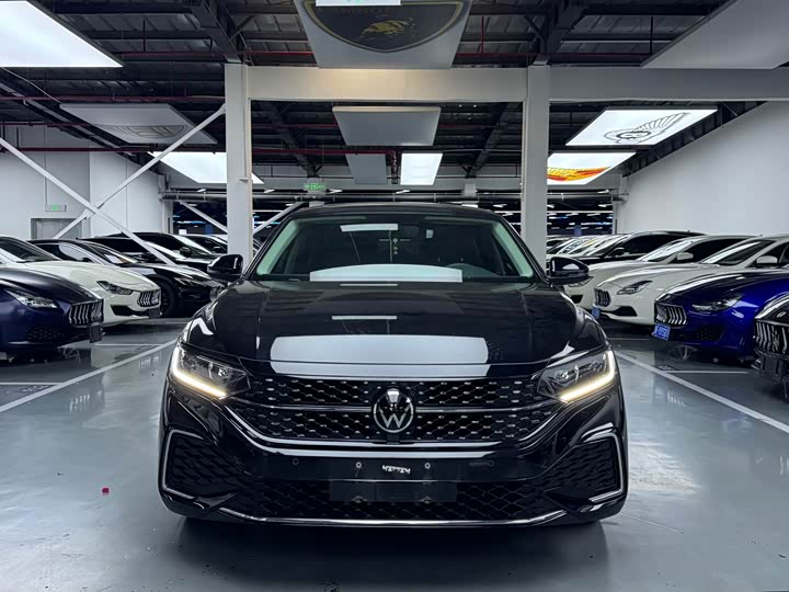 Фото 2 - Volkswagen Passat