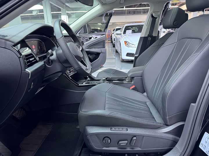 Фото 4 - Volkswagen Passat