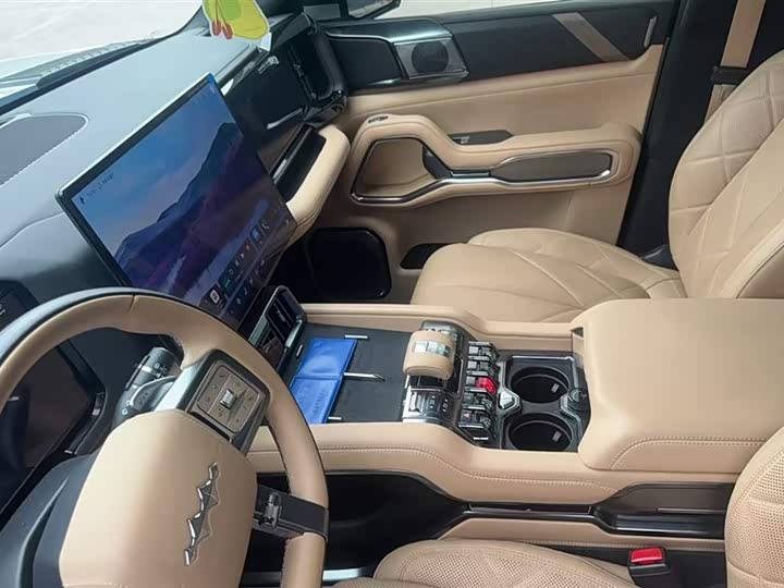 BYD FangChengBao Leopard 8 2025 2025款 智勇旗舰版 7座