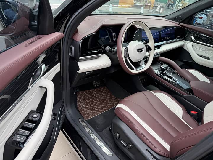 Фото 9 - Geely Monjaro