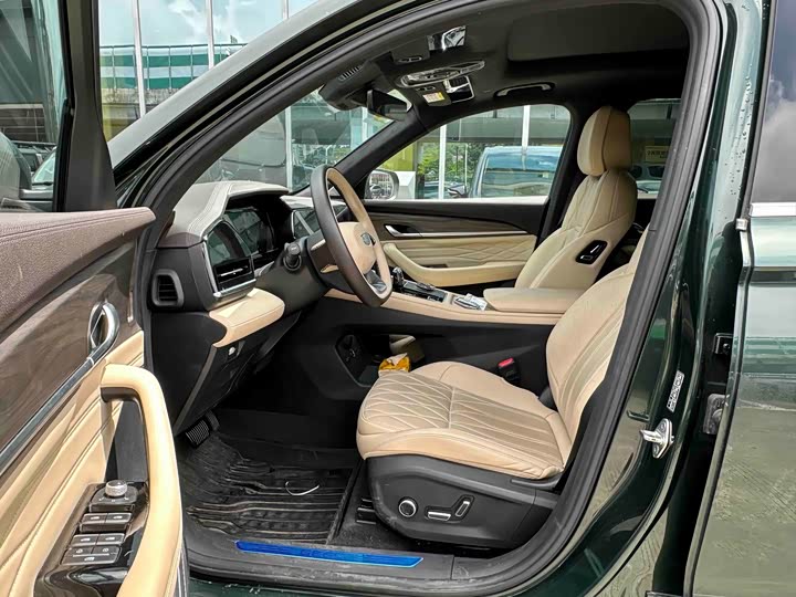 Фото 9 - Geely Monjaro
