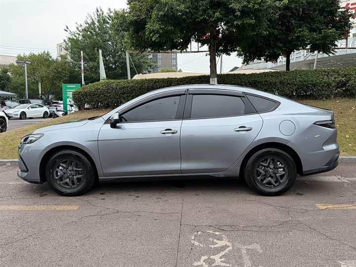 BYD Seal 05 DM-i Hybrid 2025 2025款 DM-i 智驾版 55KM豪华型