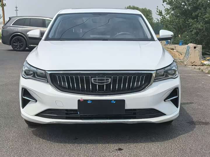 Фото 1 - Geely Emgrand