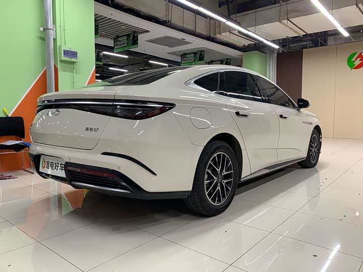 BYD Seal 07 DM-i Hybrid 2025 2025款 DM-i 1.5L 70km 精英型