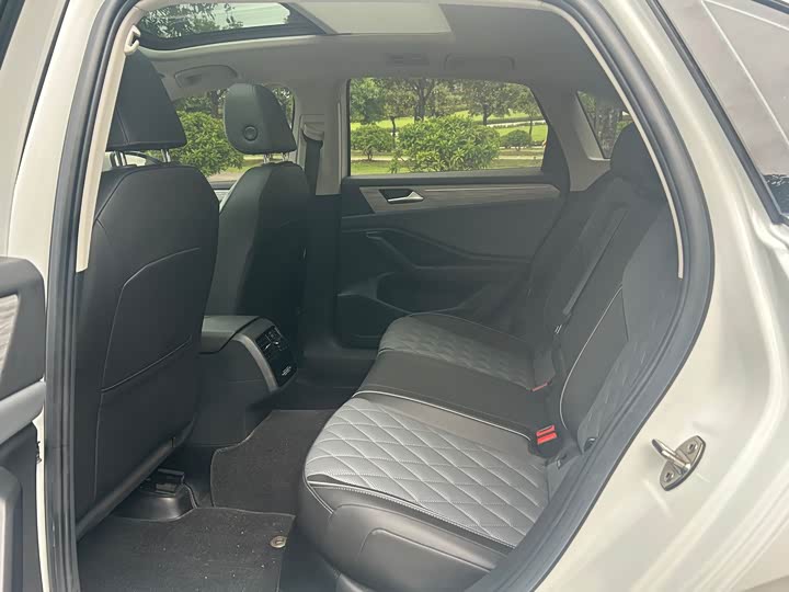 Фото 7 - Volkswagen Sagitar L