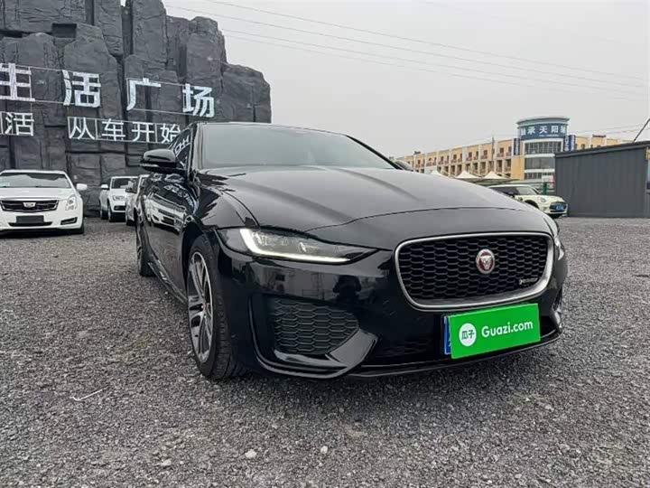 Zdjęcie 1 - Jaguar XE L