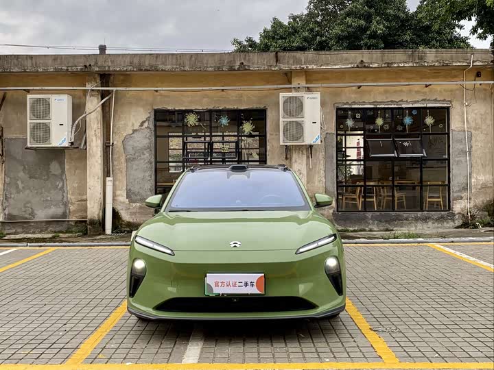 Фото 2 - Nio ET5T
