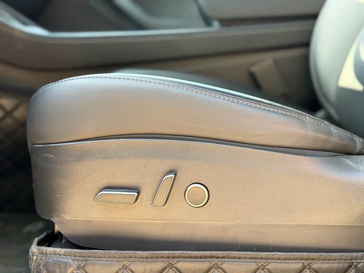 Tesla Model Y 2022 2022款 改款 后轮驱动版