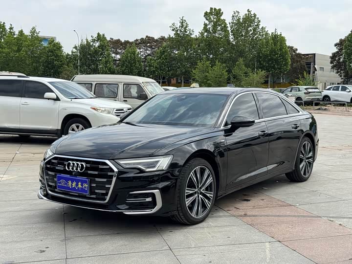Фото 1 - Audi A6L