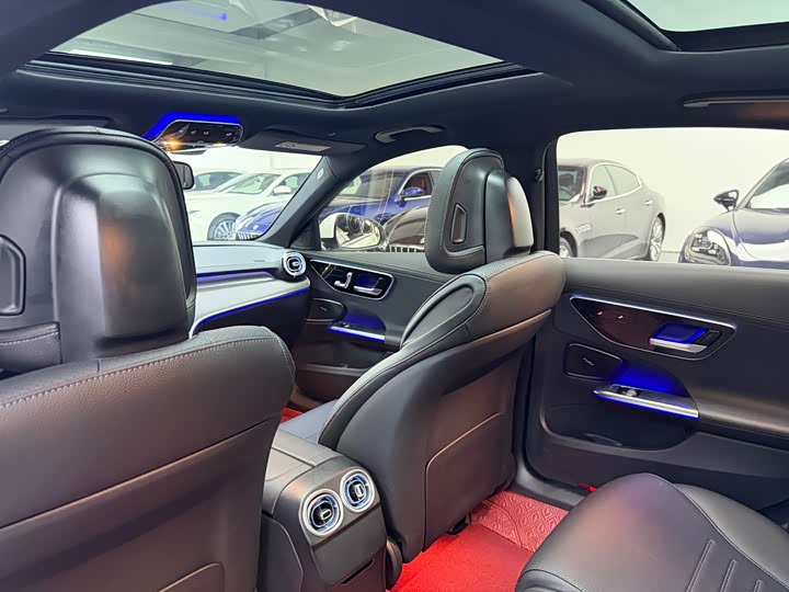 Фото 9 - Mercedes-Benz C-Class