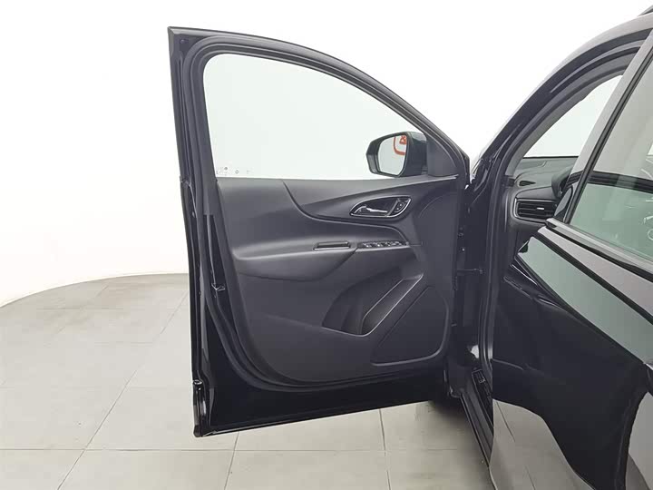 Фото 8 - Chevrolet Equinox