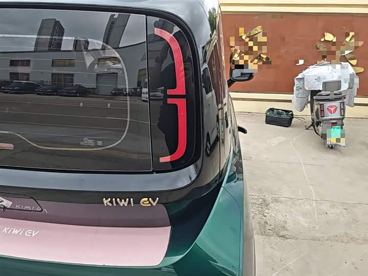 Photo 8 - Baojun KiWi EV