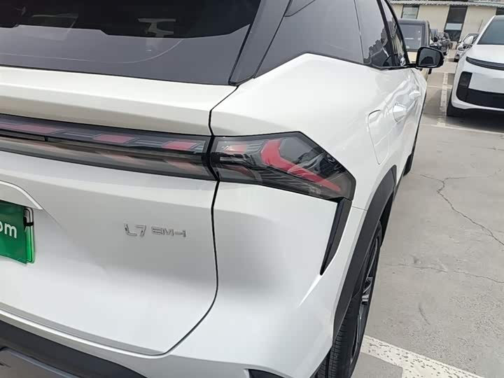 Фото 8 - Geely Galaxy L7