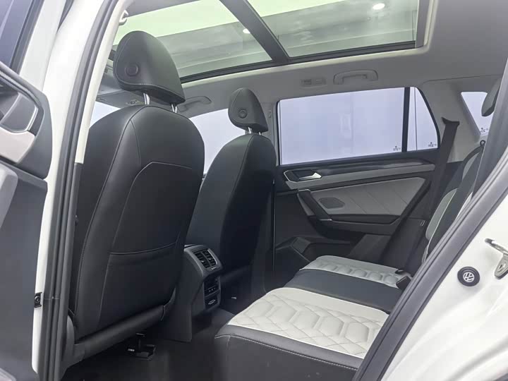 Фото 9 - Volkswagen Tayron