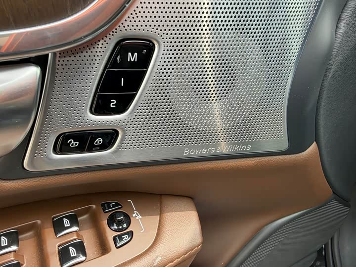 Volvo S90 Hybrid 2025 2025款 插电式混动 四驱长续航智雅豪华版