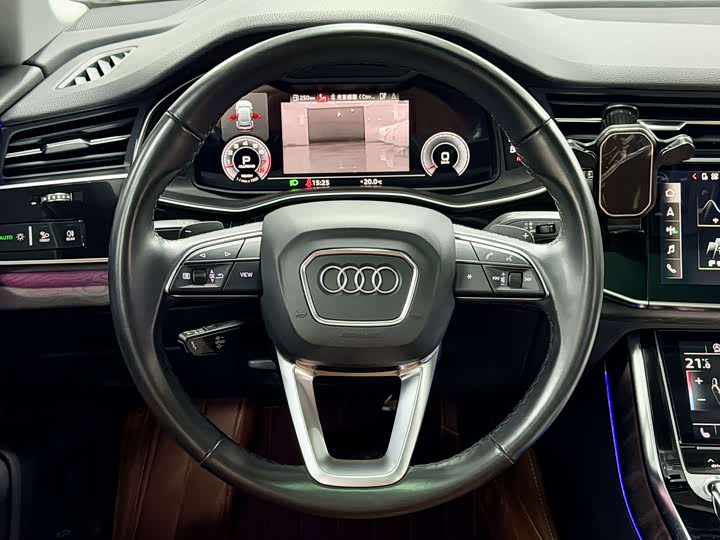 Фото 3 - Audi Q8