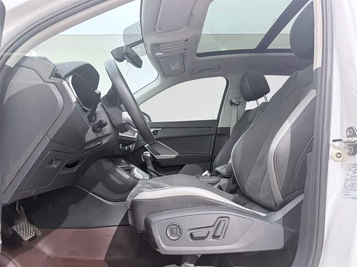 Zdjęcie 6 - Audi Q3
