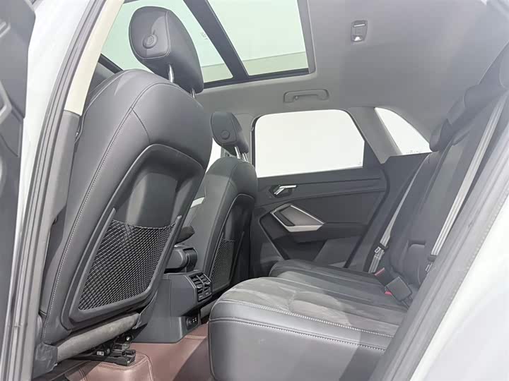Zdjęcie 7 - Audi Q3