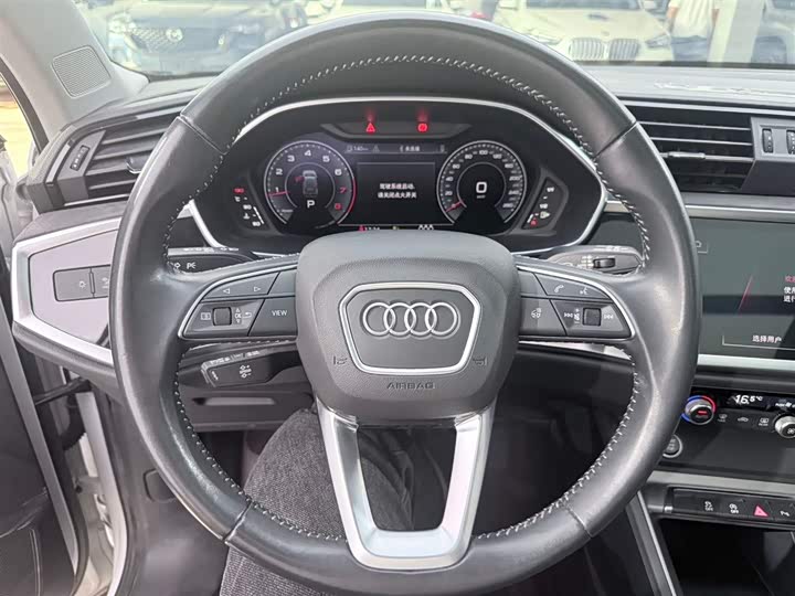 Zdjęcie 9 - Audi Q3