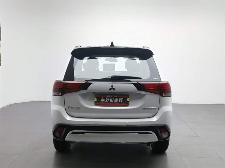 Фото 4 - Mitsubishi Outlander