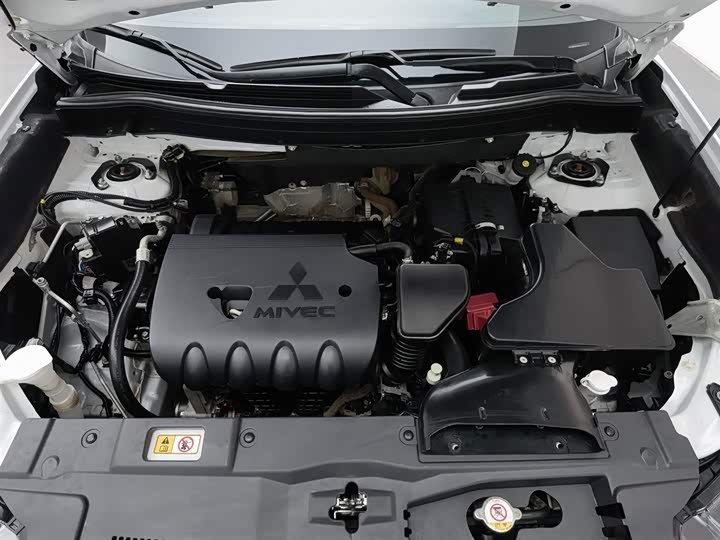 Фото 6 - Mitsubishi Outlander
