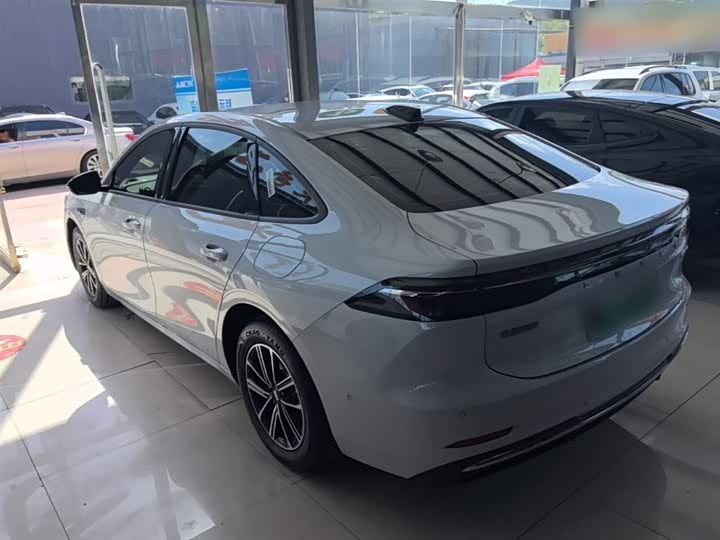 Photo 5 - Geely Galaxy A7
