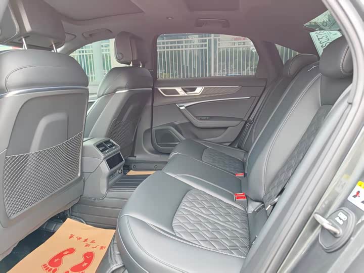 Фото 7 - Audi A6L