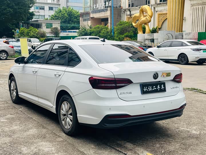Фото 4 - Volkswagen Lavida