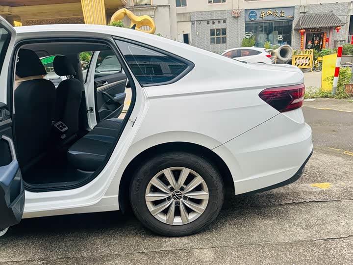 Фото 7 - Volkswagen Lavida