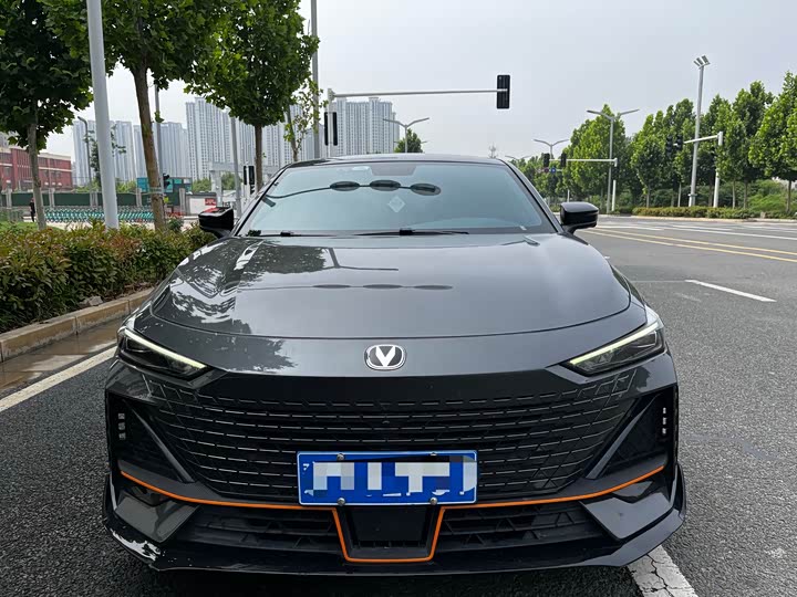 Фото 2 - Changan UNI-V