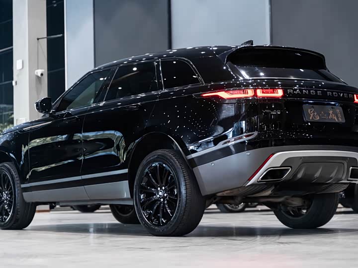 Photo 3 - Land Rover Range Rover Velar