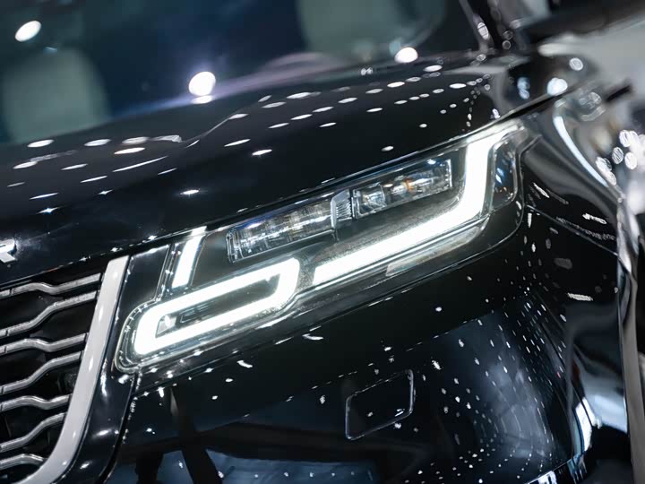 Photo 6 - Land Rover Range Rover Velar