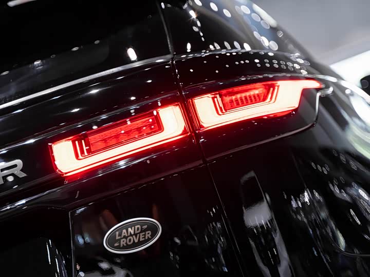 Photo 7 - Land Rover Range Rover Velar