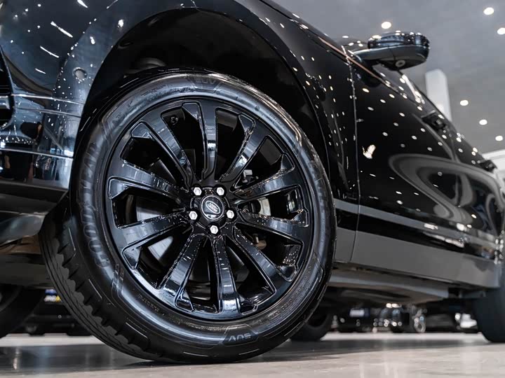Photo 8 - Land Rover Range Rover Velar