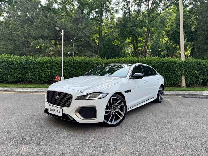 Jaguar XF L 2024 2024款 2.0T P300 四驱旗舰运动鎏金版