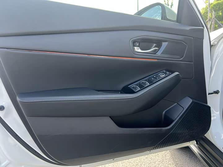 Фото 6 - Honda Accord