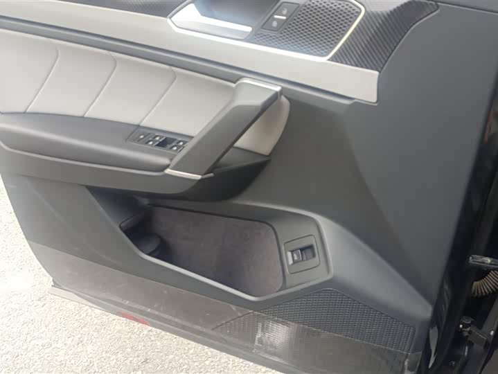 Volkswagen Tayron 2024 2024款 300TSI 两驱豪华Plus进阶版