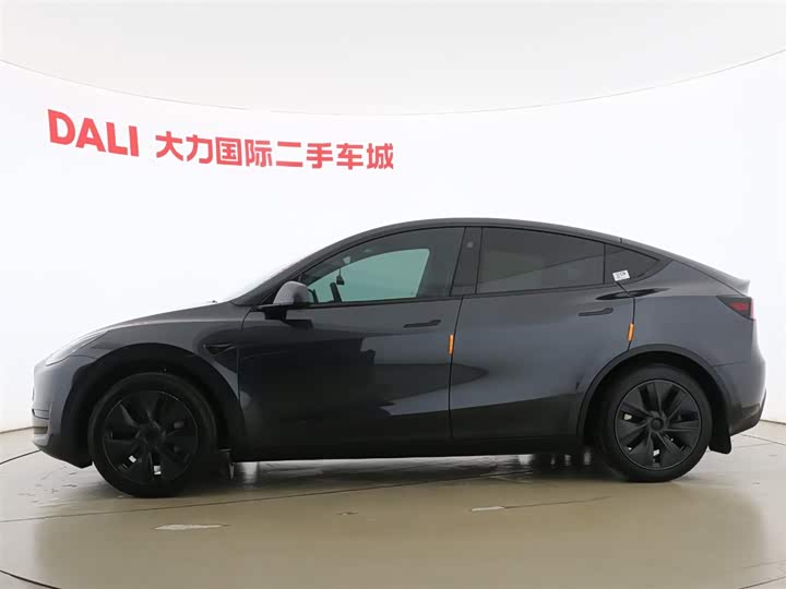 Photo 7 - Tesla Model Y