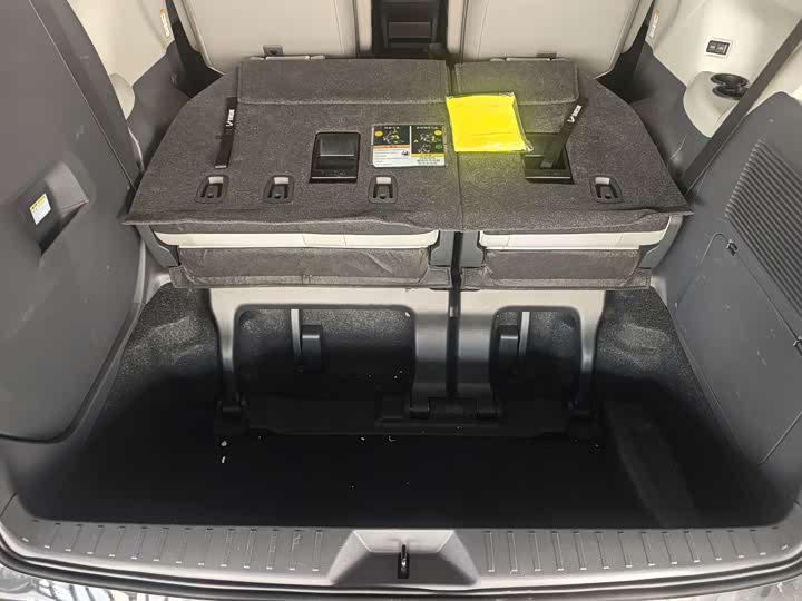 Photo 9 - Toyota Sienna