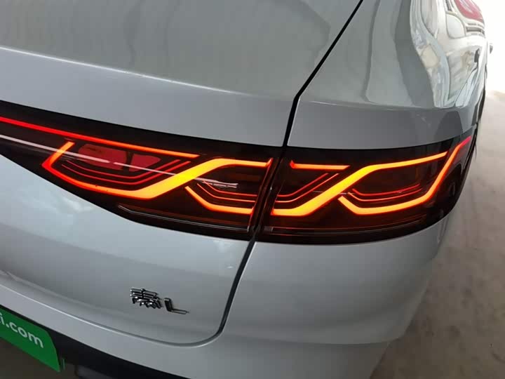 Фото 8 - BYD Qin L