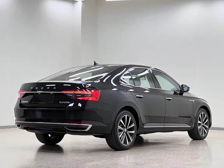 Skoda Superb 2025 2025款 TSI280 DSG尊享版